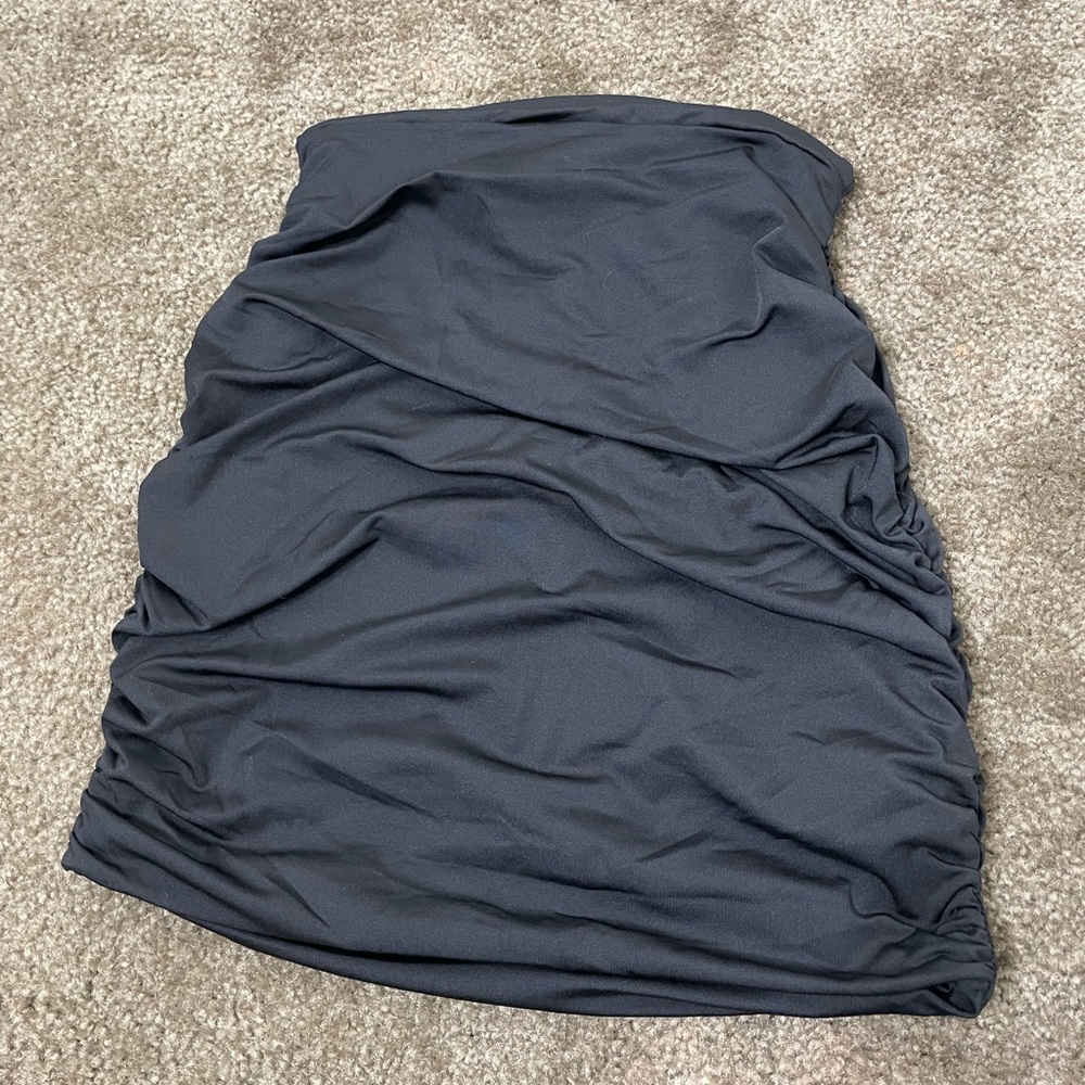 Black scrunched mini skirt